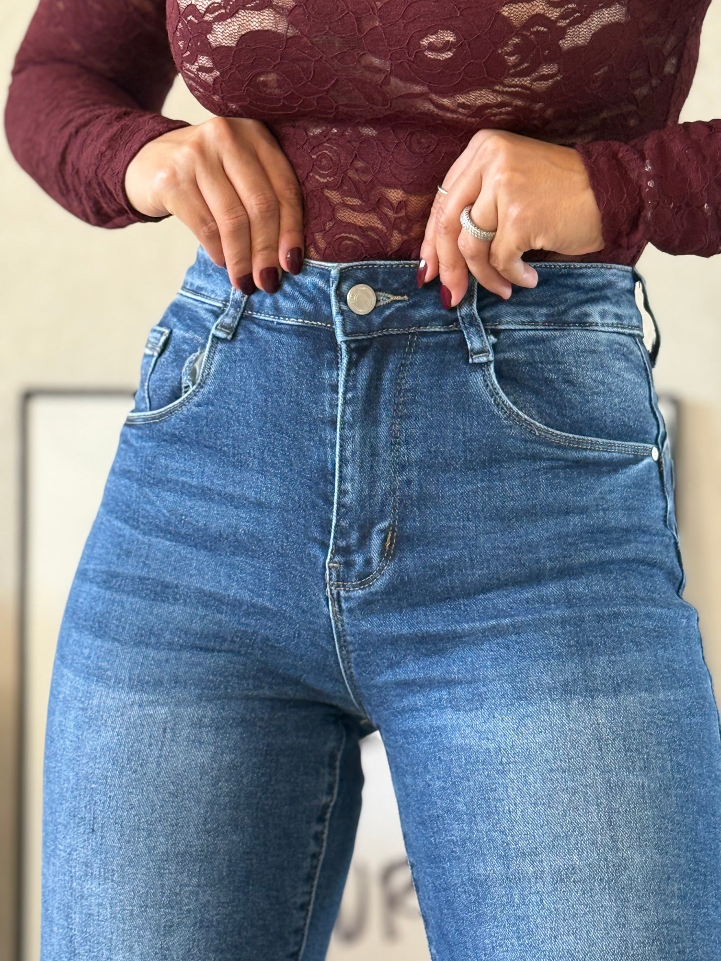 WIDE LEG PUSH-UP