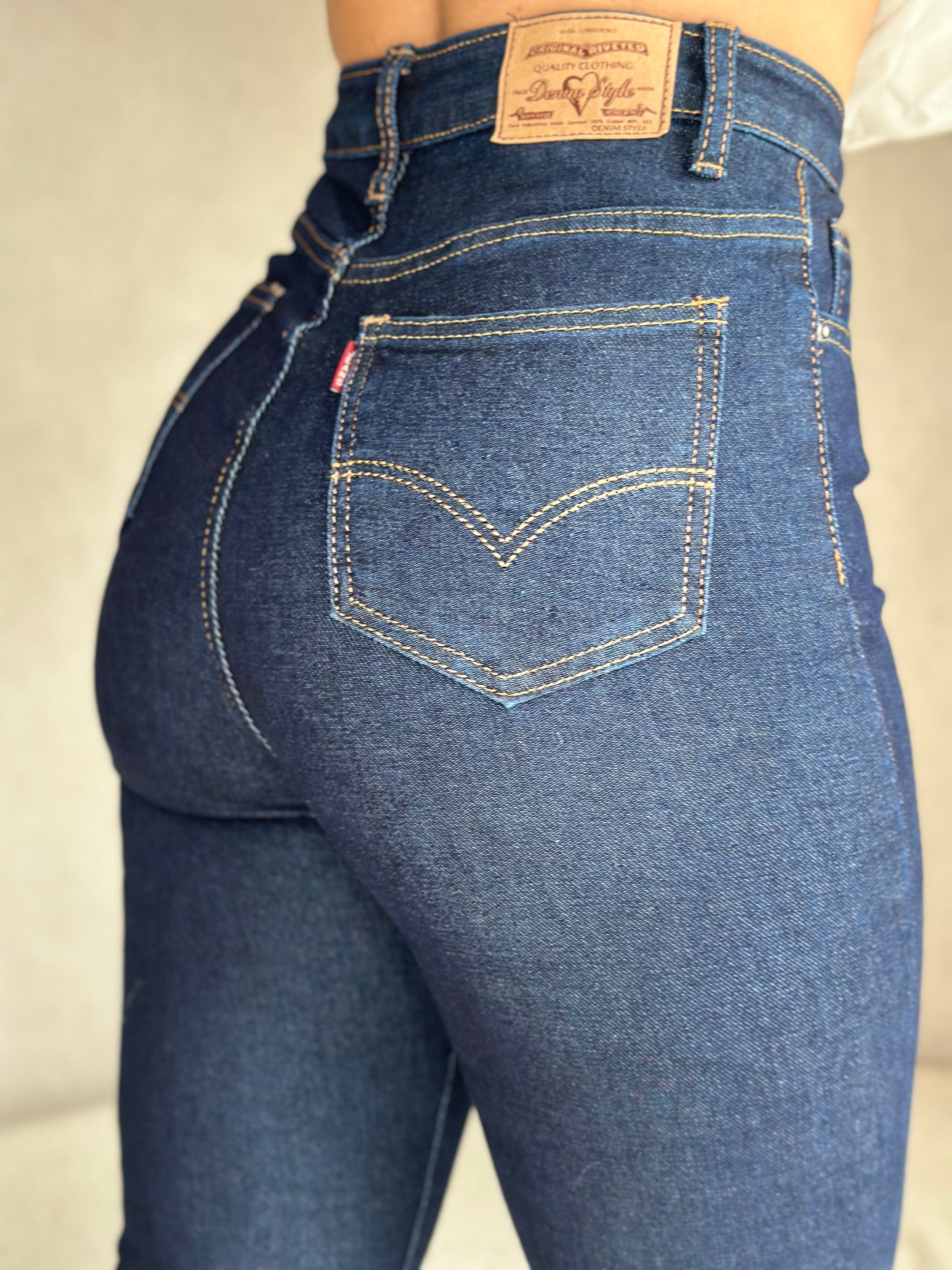 JEANS PUSH-UP SKINNY GANGA ESCURA