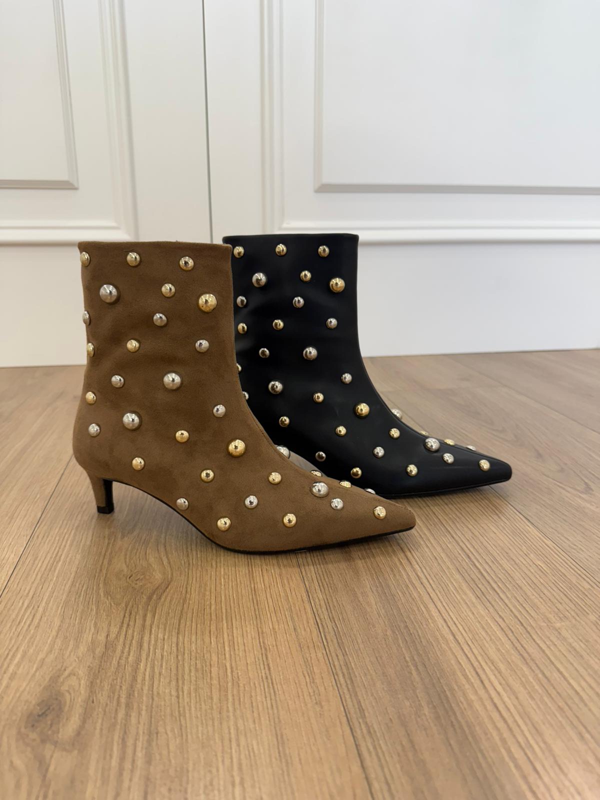 BOTINS DE TACHA