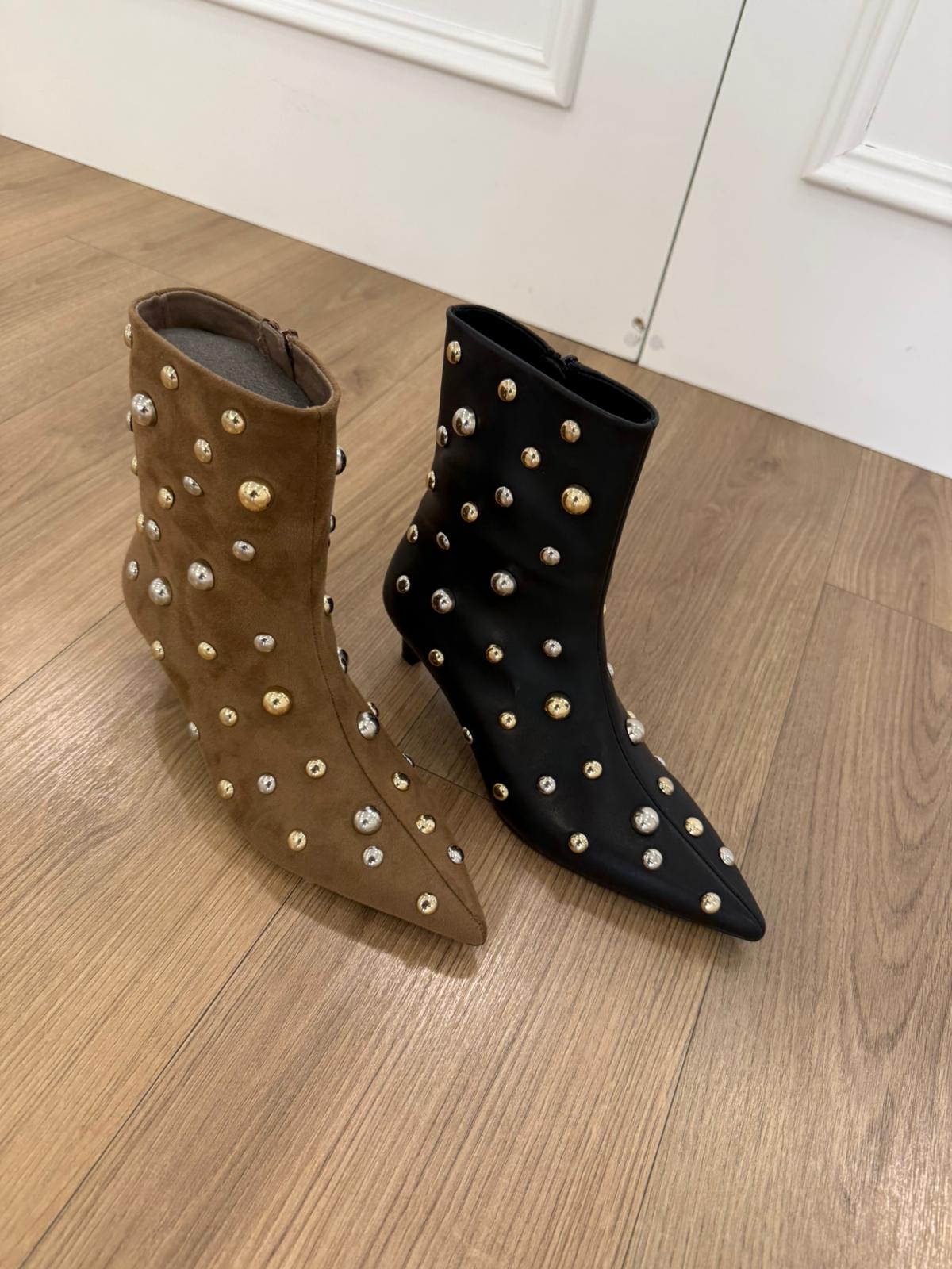 BOTINS DE TACHA