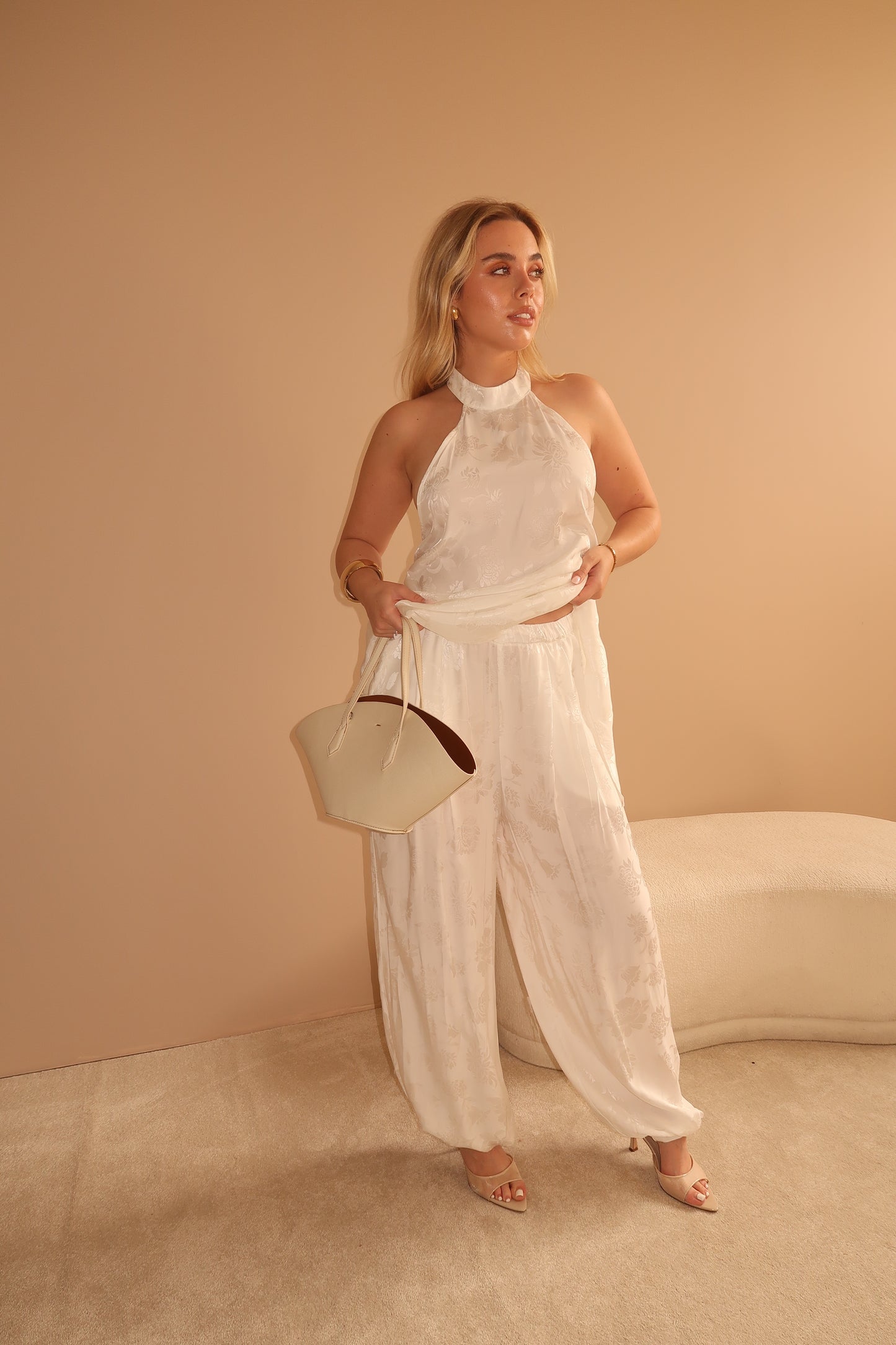 CONJUNTO MÓNACO DE CETIM