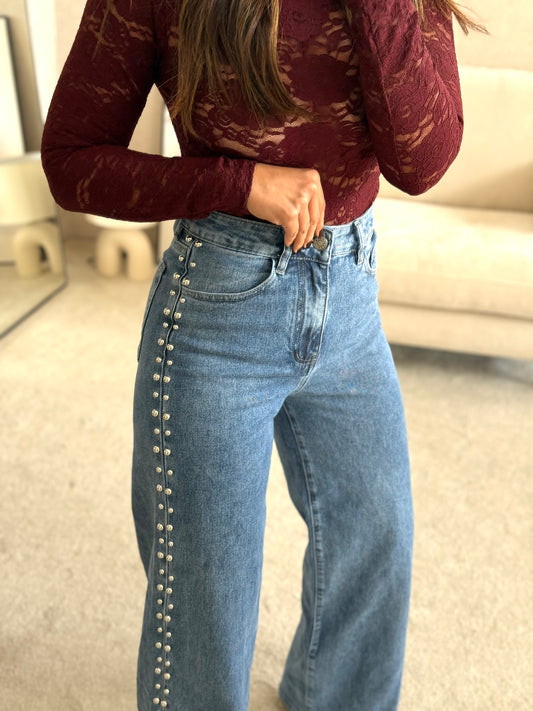 JEANS WIDE LEG COM TACHAS GANGA